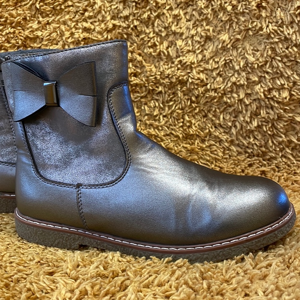 Winter shoes for girl size 34
